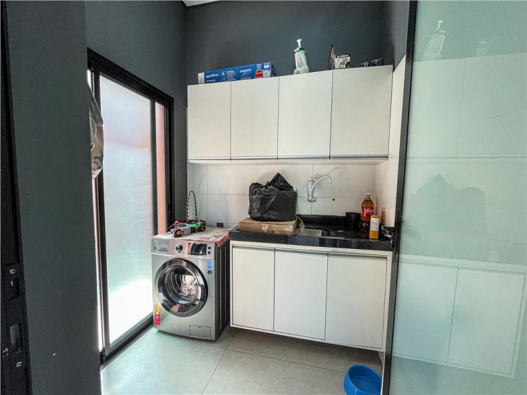 Casa em condomínio 3 quartos com suíte 4 vagas 150m²
