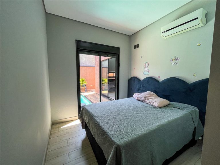 Casa em condomínio 3 quartos com suíte 4 vagas 150m²